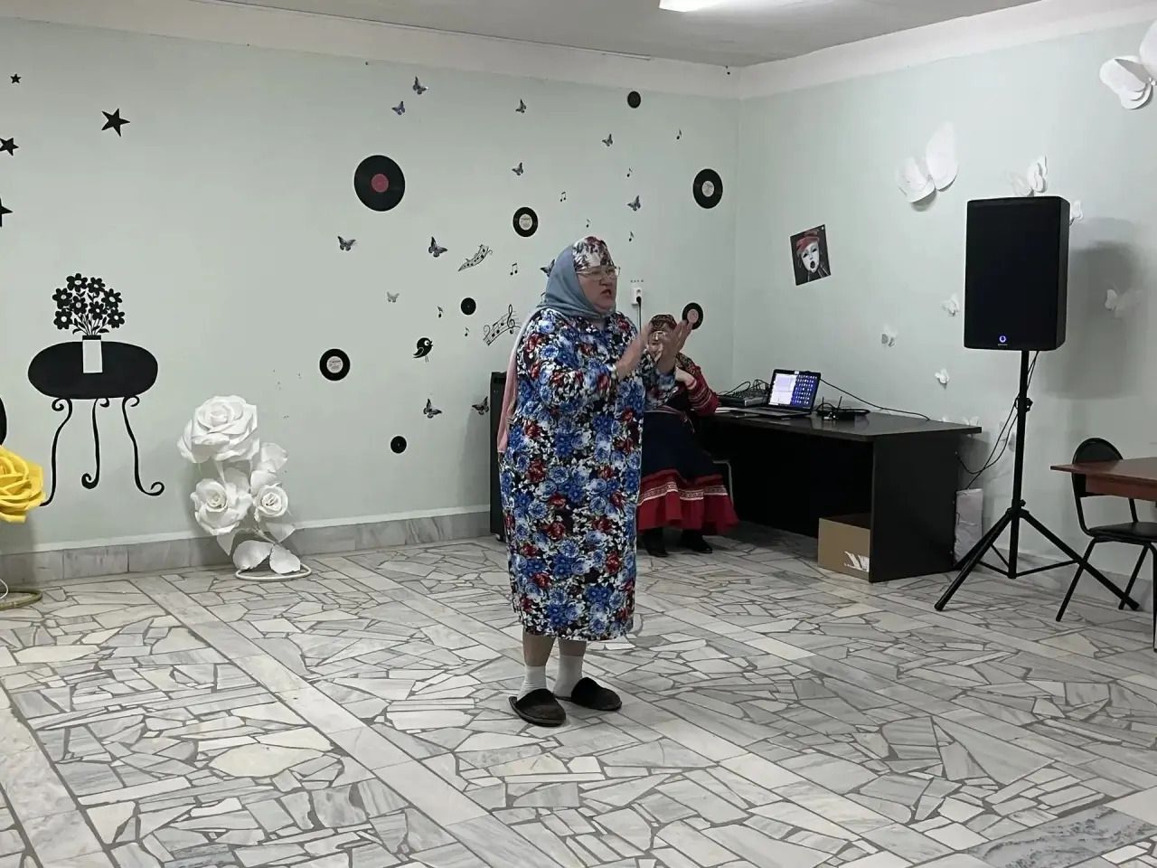 «Наз» кабат моңга күмелде