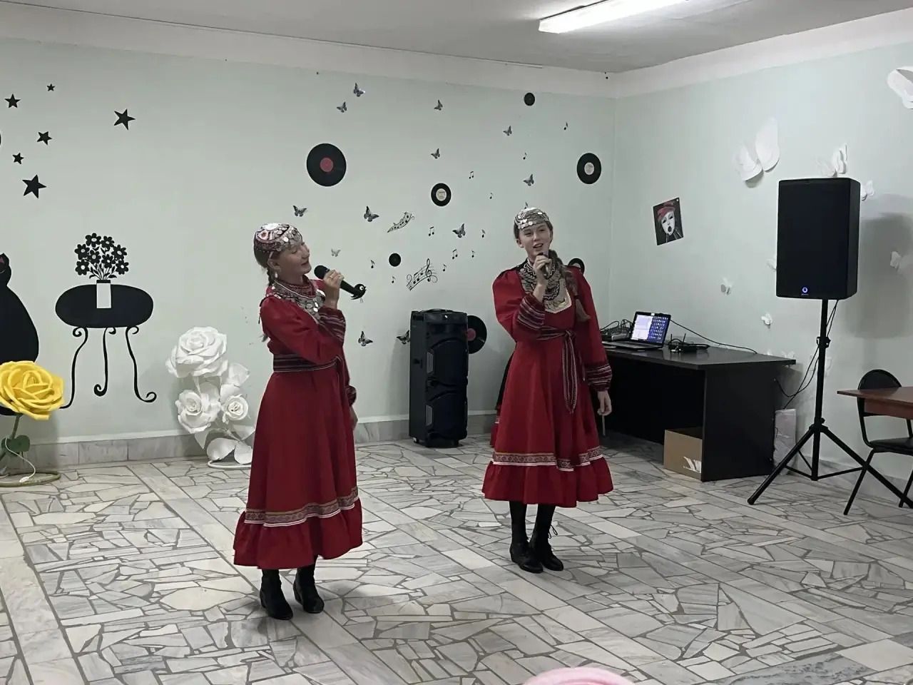 «Наз» кабат моңга күмелде