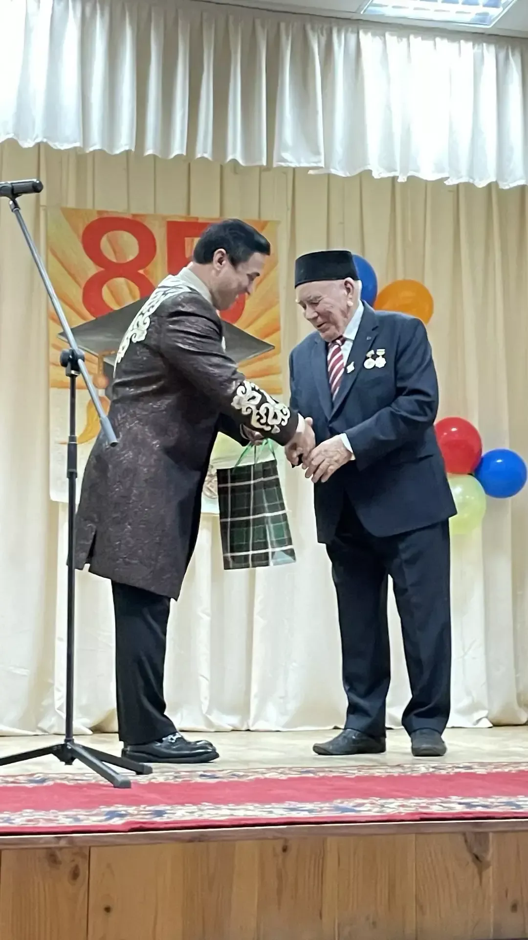 Рәфхәт Зариповка 85 яшь