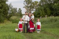 Ужзэ яратӥсь адями котьку син азьын