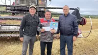 Балтачның уңган комбайнчыларына вымпеллар тапшырылды