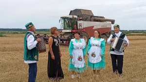 Шеңшеңәр басуларына агитбригада чыккан