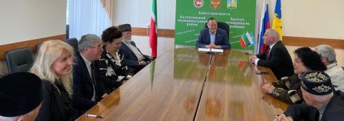 Балтачта язучылар район башлыгында булдылар (фото)