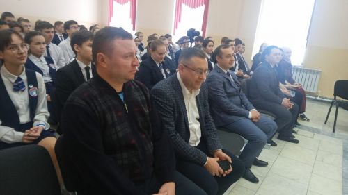 Балтач гимназиясенә Галиәскар Камал артистлары кунакка килде (+фото)