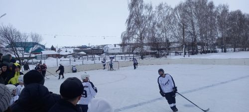 Карадуган бозында кем җиңү яулады? (+фоторепортаж)