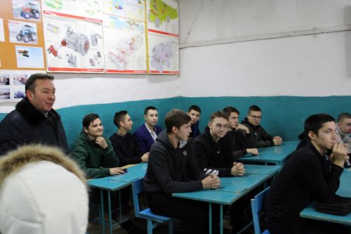 Көллияттә укыганнар икмәкле-ашлы итә