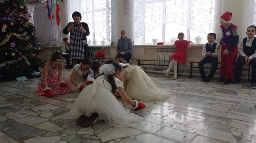 Куныр урта мәктәбендә Яңа ел бәйрәме ничек узган? (фото, видео)