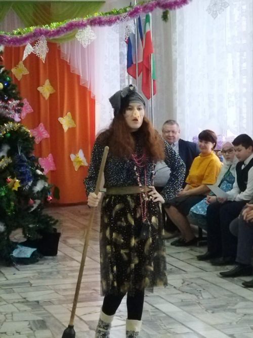 Куныр урта мәктәбендә Яңа ел бәйрәме ничек узган? (фото, видео)