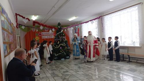 Куныр урта мәктәбендә Яңа ел бәйрәме ничек узган? (фото, видео)