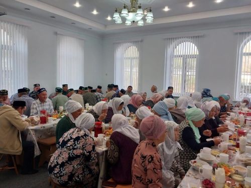 Өлкән буын кешеләре — һәрчак игътибар үзәгендә (фото)