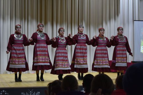 Ӟаны гуртысь лулчеберетъя юртын егитъёс люкаськизы (фото)
