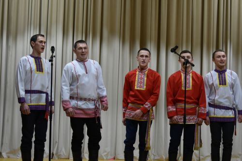 Ӟаны гуртысь лулчеберетъя юртын егитъёс люкаськизы (фото)