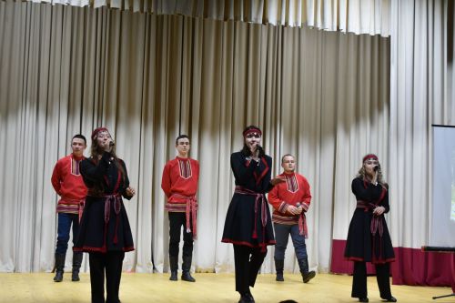 Ӟаны гуртысь лулчеберетъя юртын егитъёс люкаськизы (фото)