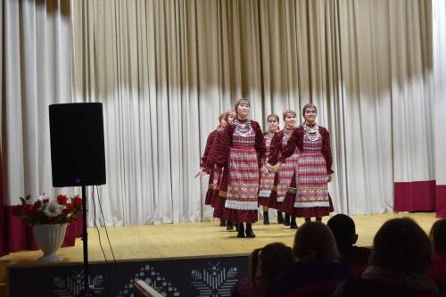 Ӟаны гуртысь лулчеберетъя юртын егитъёс люкаськизы (фото)