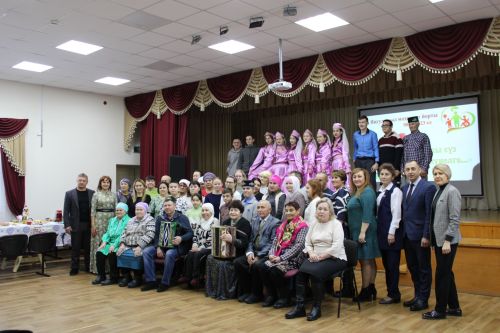 «Бер җылы сүз җитә күңелгә» дигән чарадан фотомизгелләр