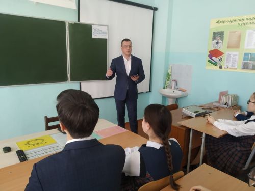 Балтач мәктәбенә Казаннан яңа укытучы килгән? (фото)
