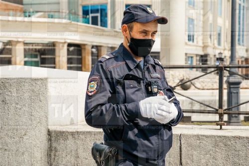 Бер үсмер икенчесенә пычак кадаган