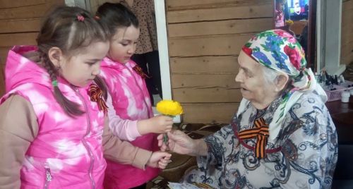 Балтачта авыл җирлекләрендә тыл ветераннарына бәйрәм күчтәнәчләре өләштеләр (фото)