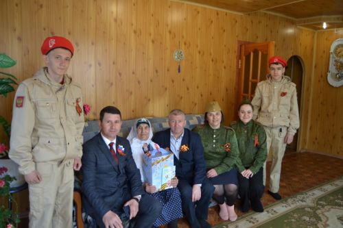 Балтачта авыл җирлекләрендә тыл ветераннарына бәйрәм күчтәнәчләре өләштеләр (фото)
