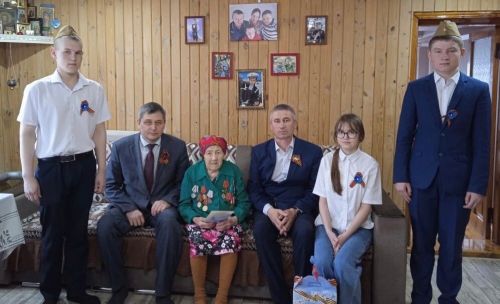 Балтачта авыл җирлекләрендә тыл ветераннарына бәйрәм күчтәнәчләре өләштеләр (фото)