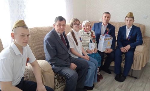 Балтачта авыл җирлекләрендә тыл ветераннарына бәйрәм күчтәнәчләре өләштеләр (фото)