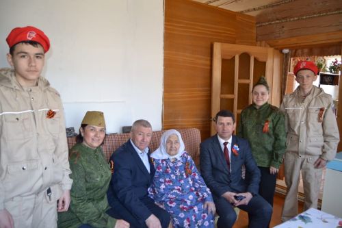 Балтачта авыл җирлекләрендә тыл ветераннарына бәйрәм күчтәнәчләре өләштеләр (фото)