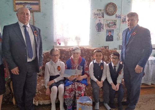 Балтачта авыл җирлекләрендә тыл ветераннарына бәйрәм күчтәнәчләре өләштеләр (фото)