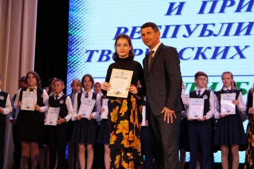 Балтач гимназиясенең хисап кичәсеннән фоторепортаж