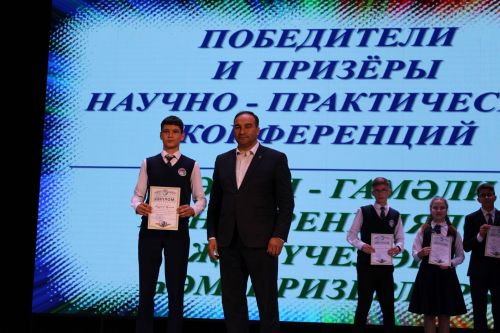 Балтач гимназиясенең хисап кичәсеннән фоторепортаж