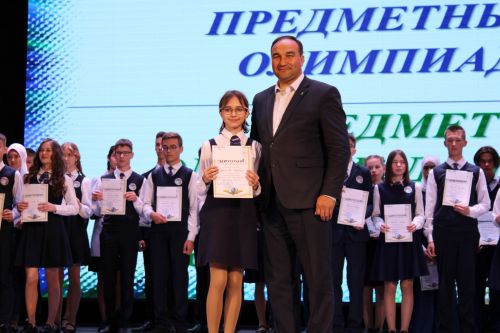Балтач гимназиясенең хисап кичәсеннән фоторепортаж