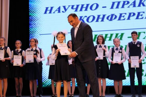 Балтач гимназиясенең хисап кичәсеннән фоторепортаж