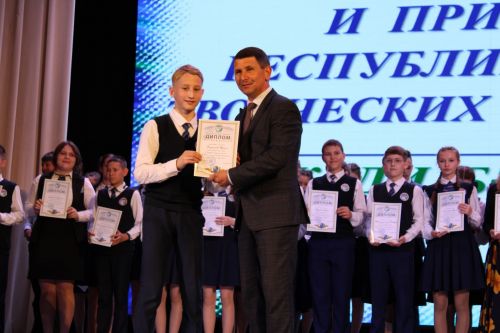 Балтач гимназиясенең хисап кичәсеннән фоторепортаж