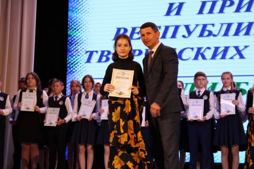 Балтач гимназиясенең хисап кичәсеннән фоторепортаж