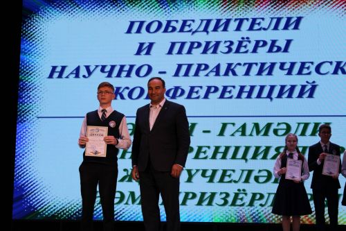 Балтач гимназиясенең хисап кичәсеннән фоторепортаж