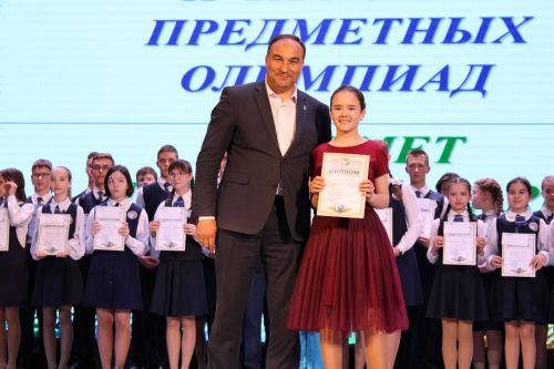 Балтач гимназиясенең хисап кичәсеннән фоторепортаж