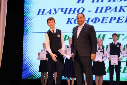 Балтач гимназиясенең хисап кичәсеннән фоторепортаж