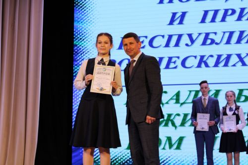 Балтач гимназиясенең хисап кичәсеннән фоторепортаж