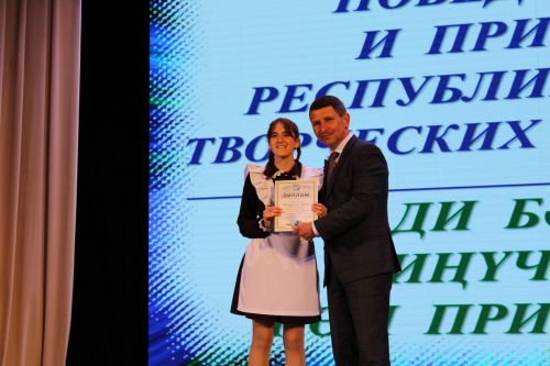 Балтач гимназиясенең хисап кичәсеннән фоторепортаж