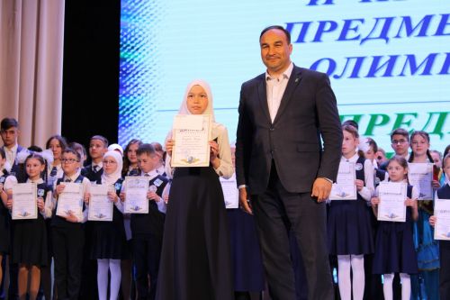 Балтач гимназиясенең хисап кичәсеннән фоторепортаж