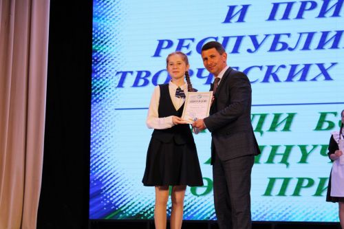 Балтач гимназиясенең хисап кичәсеннән фоторепортаж