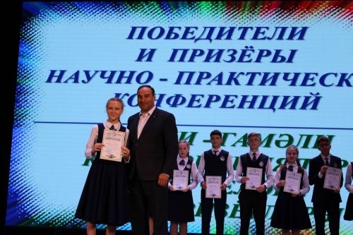 Балтач гимназиясенең хисап кичәсеннән фоторепортаж