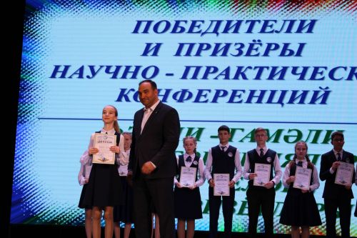 Балтач гимназиясенең хисап кичәсеннән фоторепортаж