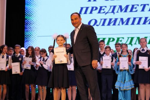 Балтач гимназиясенең хисап кичәсеннән фоторепортаж