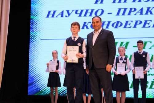 Балтач гимназиясенең хисап кичәсеннән фоторепортаж