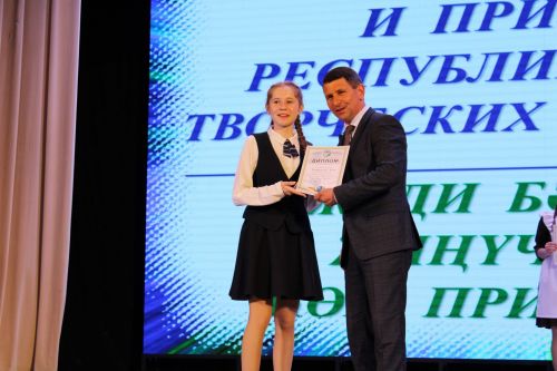 Балтач гимназиясенең хисап кичәсеннән фоторепортаж