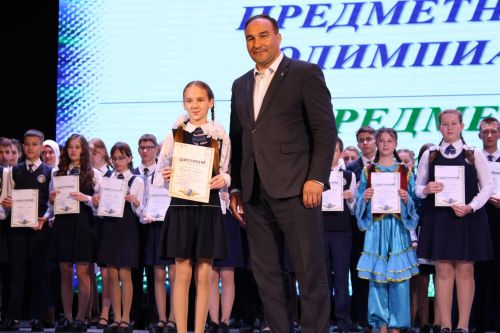 Балтач гимназиясенең хисап кичәсеннән фоторепортаж