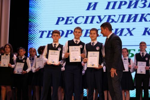 Балтач гимназиясенең хисап кичәсеннән фоторепортаж