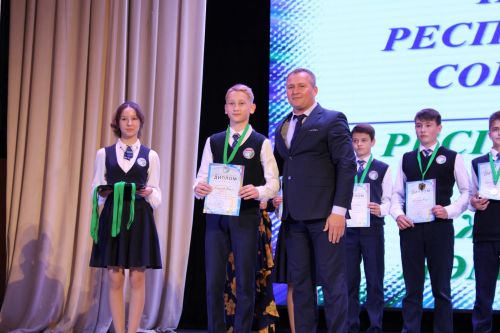 Балтач гимназиясенең хисап кичәсеннән фоторепортаж