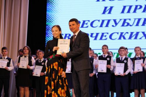 Балтач гимназиясенең хисап кичәсеннән фоторепортаж