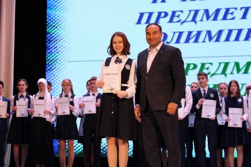 Балтач гимназиясенең хисап кичәсеннән фоторепортаж